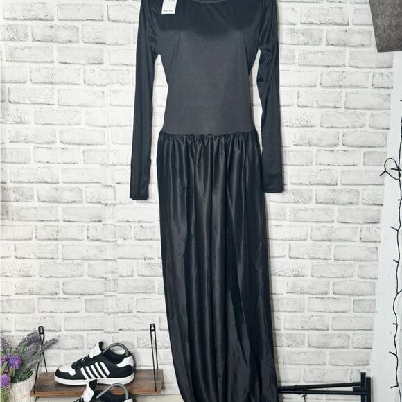 Black Long Sleeve Cocktail Romper with Crew Neck - Picture 3 of 10